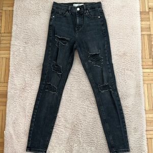 EUC Topshop Grey/Black Ripped Jamie Jeans